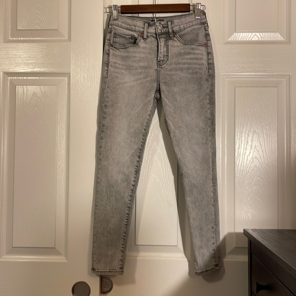 Express skinny stretch jeans , petite,mid-rise charcoal grey size 0.